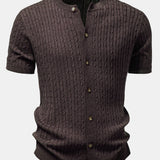 Chemise en tricot à boutons et col rond en jacquard torsadé & Pantalon fuselé coupe ajustée