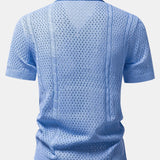 Chemise en maille ajourée et pantalon droit en lin