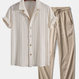 Chemise cubaine en jacquard texturé et pantalon droit à texture froissée