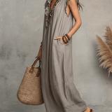 Robe longue bohème sans manches à volants et col en V