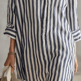 Mini-robe chemise ample à rayures bleues et blanches