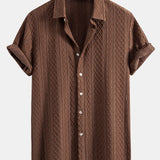 Chemise boutonnée en jacquard à motif losanges géométriques et pantalon droit à texture froissée