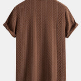 Chemise boutonnée en jacquard à motif losanges géométriques et pantalon droit à texture froissée