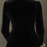 Blazer élégant en velours noir brodé