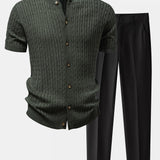 Chemise en tricot à boutons et col rond en jacquard torsadé & Pantalon fuselé coupe ajustée