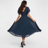 Robe longue Clarissa™ à encolure en V fluide