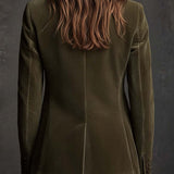 Blazer en velours vert olive avec broderies florales complexes