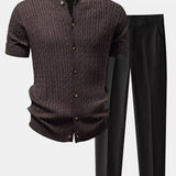 Chemise en tricot à boutons et col rond en jacquard torsadé & Pantalon fuselé coupe ajustée