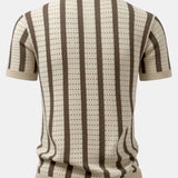 Chemise boutonnée en maille rayée et pantalon droit en lin
