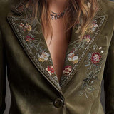 Blazer en velours vert olive avec broderies florales complexes