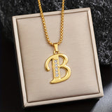 Collier initiale avec accent en cristal | Or
