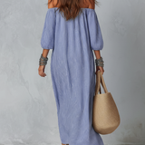 Robe de villégiature ample à rayures bleues et blanches et col bardot