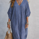 Robe longue minimaliste à fines rayures bleues