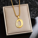 Collier initiale avec accent en cristal | Or