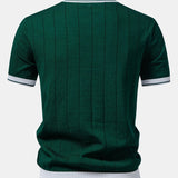 Polo en maille à col Johnny avec bordures contrastantes et pantalon fuselé coupe slim