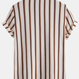 Chemise boutonnée à rayures gaufrées et pantalon droit à texture froissée