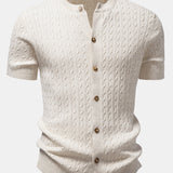 Chemise en tricot à boutons et col rond en jacquard torsadé & Pantalon fuselé coupe ajustée