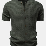 Chemise en tricot à boutons et col rond en jacquard torsadé & Pantalon fuselé coupe ajustée