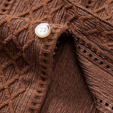Chemise boutonnée en jacquard à motif losanges géométriques et pantalon droit à texture froissée