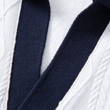 Polo en maille jacquard à motif géométrique contrastant et pantalon fuselé coupe ajustée