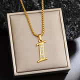 Collier initiale avec accent en cristal | Or