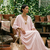 Robe caftan rayée rose pâle, style bohème