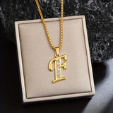 Collier initiale avec accent en cristal | Or