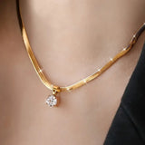 Collier élégant avec pendentif strass | Doré