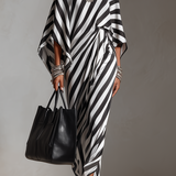 Robe longue asymétrique à rayures monochromes